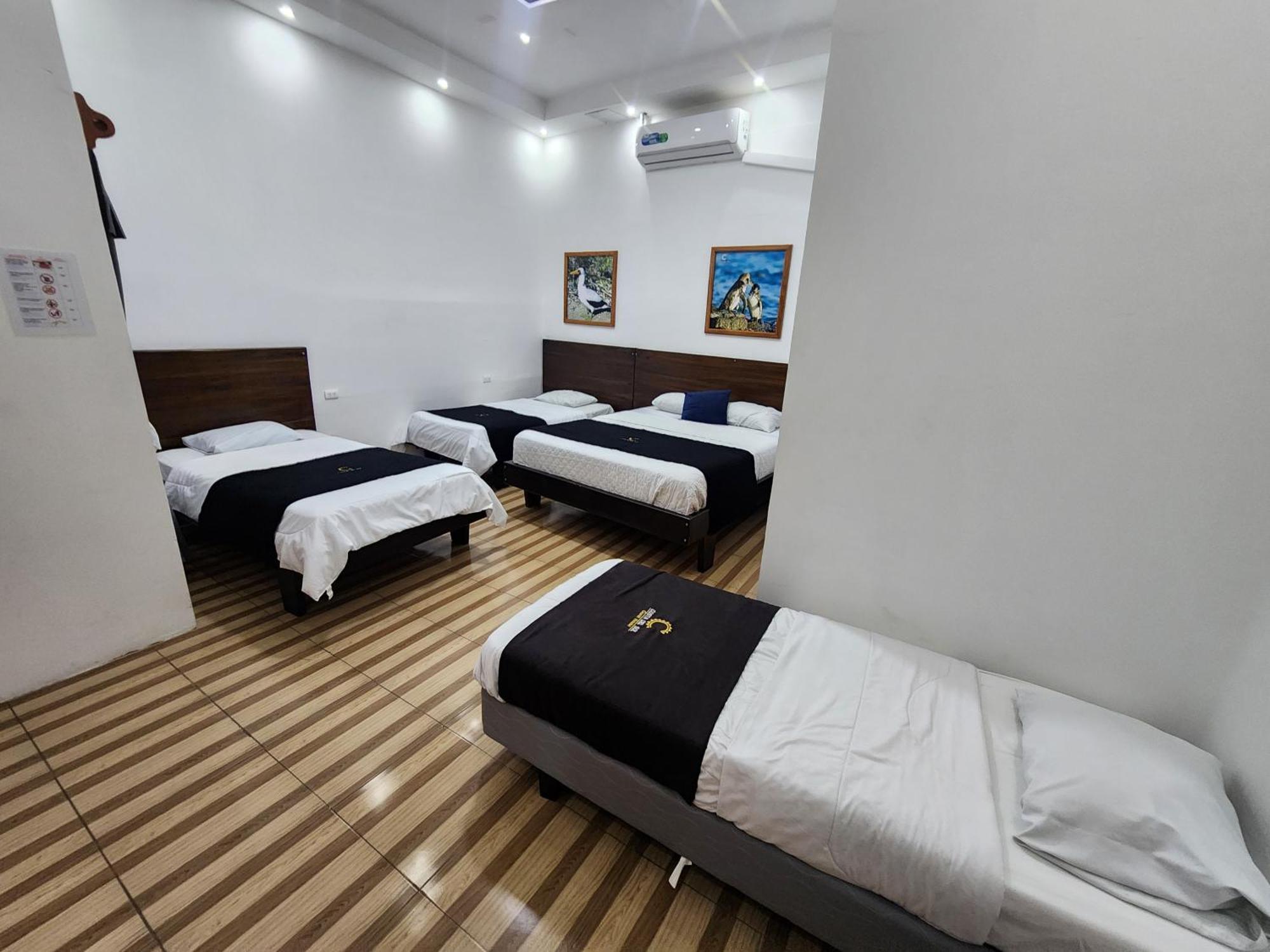 Hotel Costa Del Sol Puerto Ayora  Habitación foto